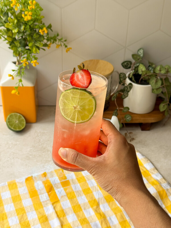 * Refreshing strawberry guava oolong tea served over ice